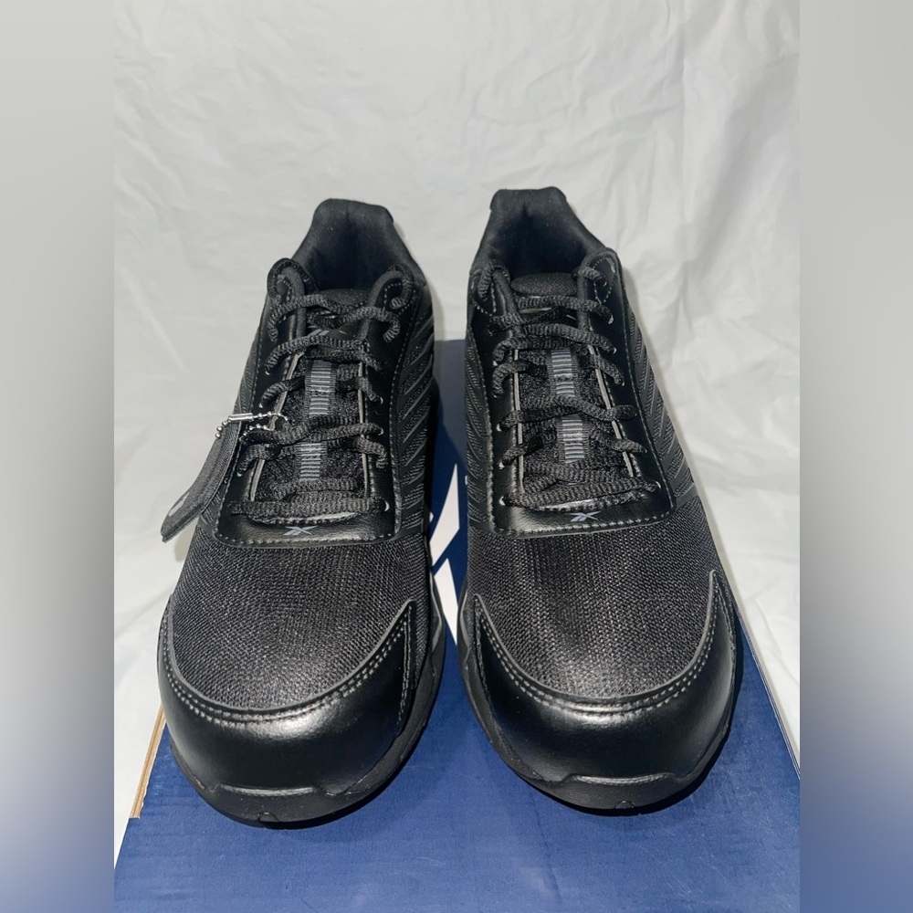 Women’s Reebok Zig Elusion Heritage Steel Toe Low Cut Work
Sneaker Size 5.5 M